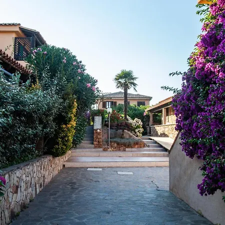Baia De Bahas Garden - Klodge Apartamento Golfo Aranci